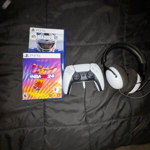 Ps5 and samsung 32 inch curve monitor with 2k and madden and spiderman 2
